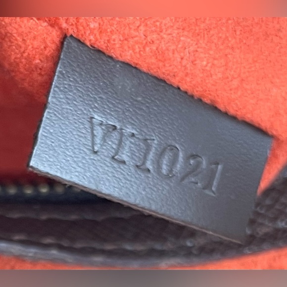 Louis Vuitton Damier Triana Handbag - Picture 15 of 16